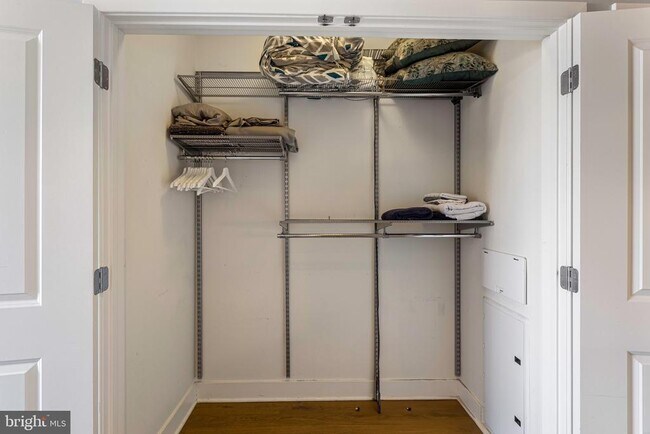 Building Photo - 2550 17th St NW