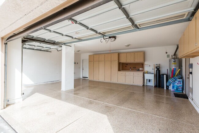 Building Photo - 8408 W Midway Ave