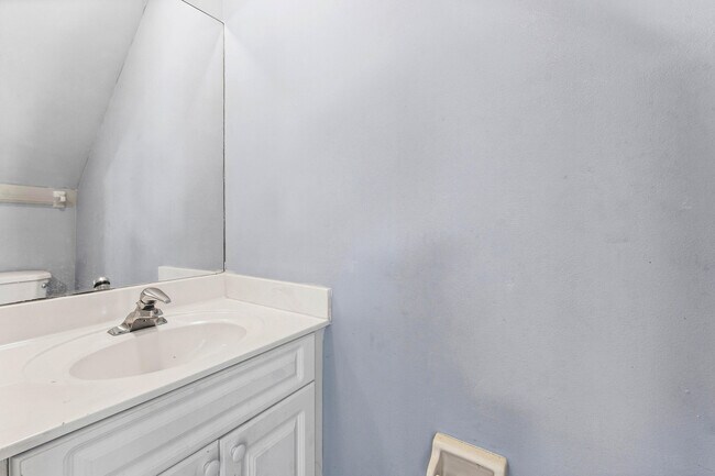 Building Photo - 13789 Yarmouth Dr
