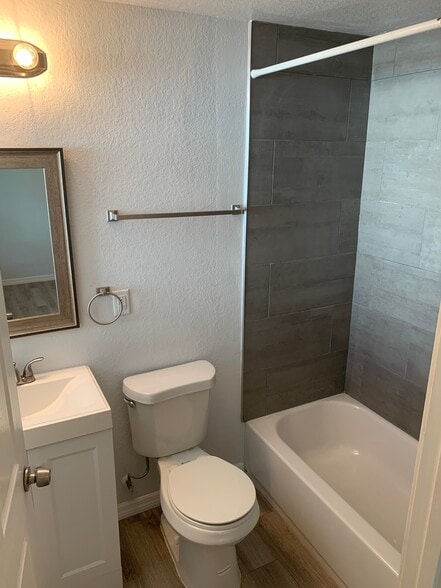 Building Photo - Studio Bed/1 Bath - Unit 3