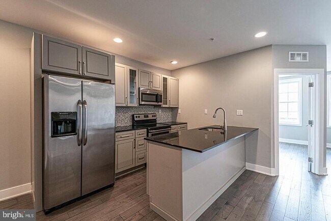 Building Photo - 135 N 3rd St