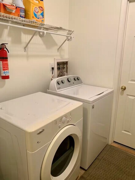 Building Photo - 621 Durrett Town Rd