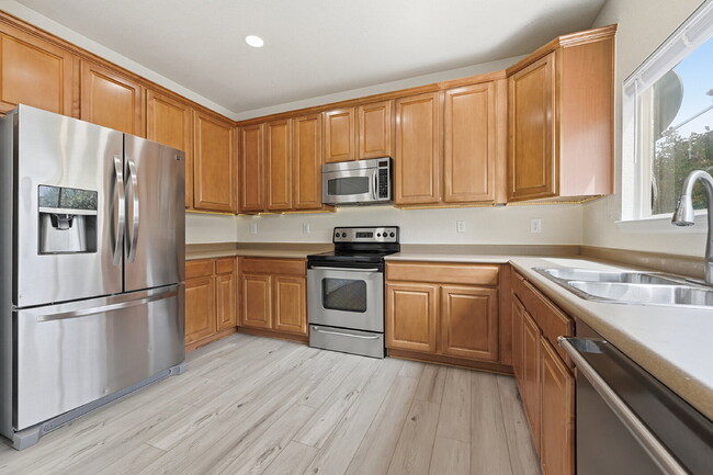 Building Photo - $2,845.95 - 3 Bed, 2 Bath Home in Thornton with Central AC and In Unit Laundry!