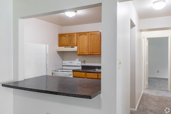 Building Photo - Emerald Pond Estates | 2 bedroom, 1 Bathro...