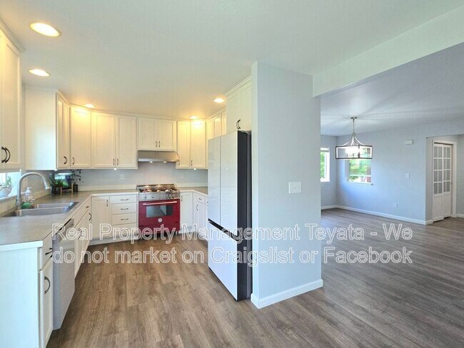 Building Photo - 4814 Starfish Ln