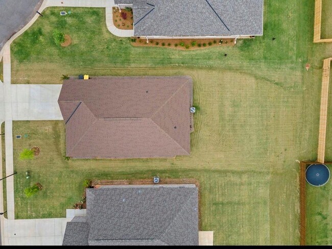 Building Photo - 1046 Oden Ct