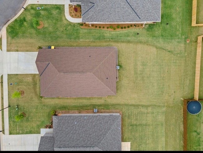 Building Photo - Beautiful Home in The Estates Neighborhood!