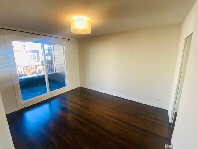 Building Photo - EPIC REA, INC.- Beautiful Noe Valley Remod...