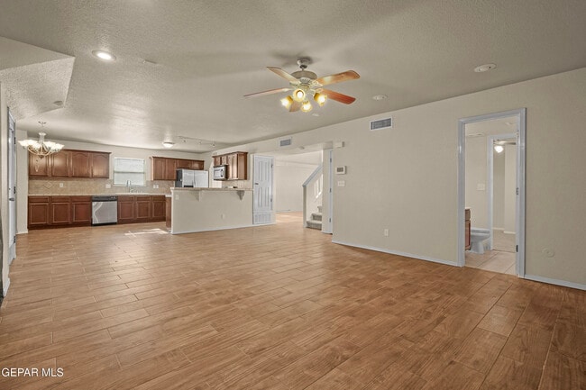 Building Photo - 3820 Tierra Campa Dr