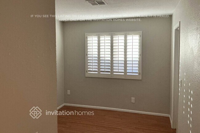 Building Photo - 5954 E Elmwood St