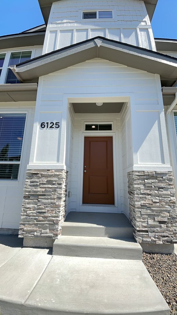 Building Photo - Roe Street Townhomes 2
