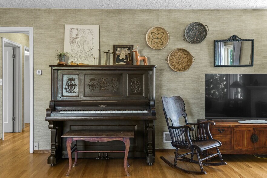 Building Photo - 4416 NE Prescott St