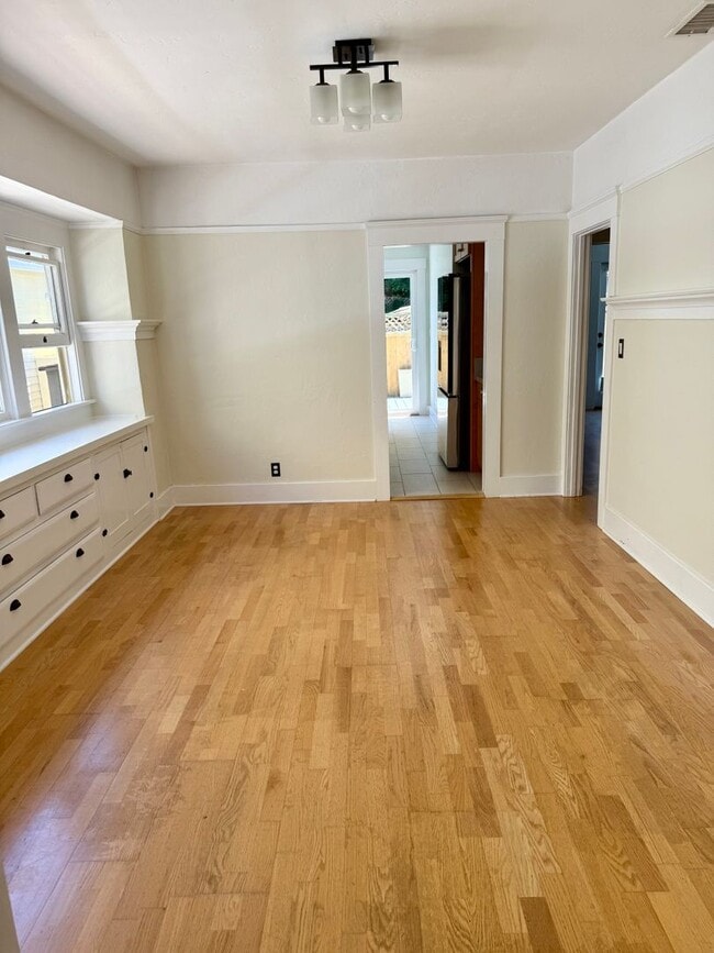 Building Photo - Charming Mission Hills Craftsman