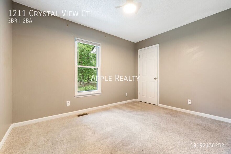 Building Photo - 1211 Crystal View Ct