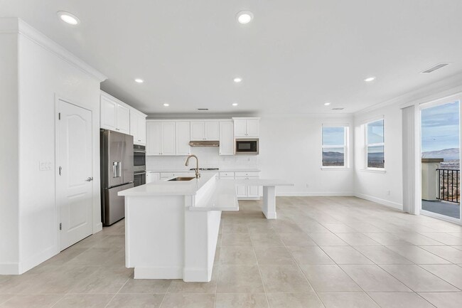 Building Photo - Panoramic views of the valley with a modern updated home!