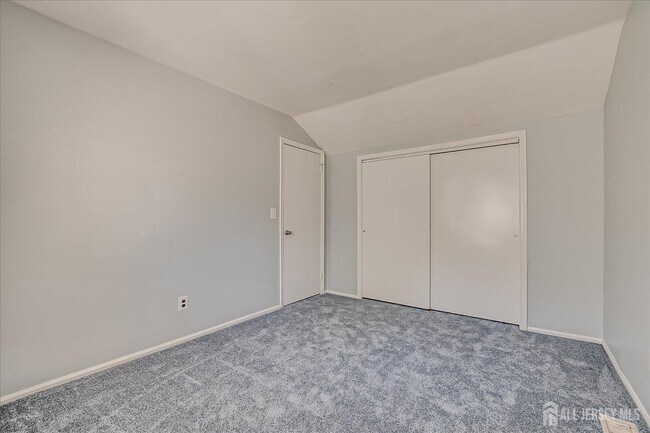 Building Photo - 39 Jeffrey Cir