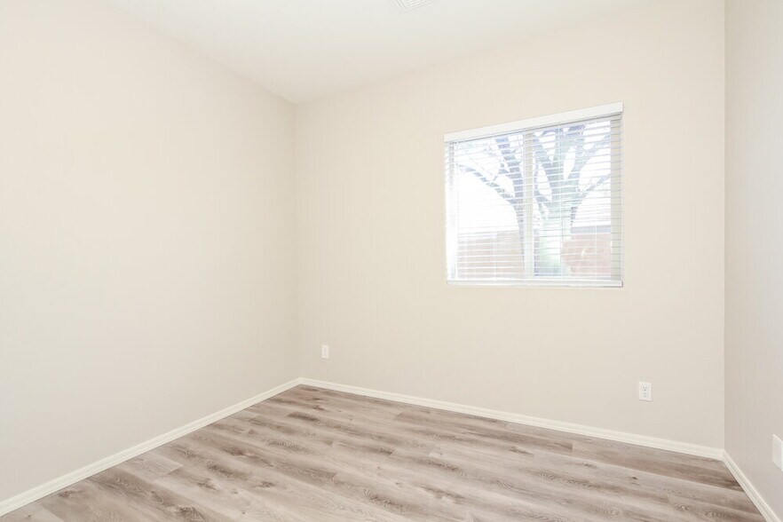 Building Photo - 27309 N 84th Dr