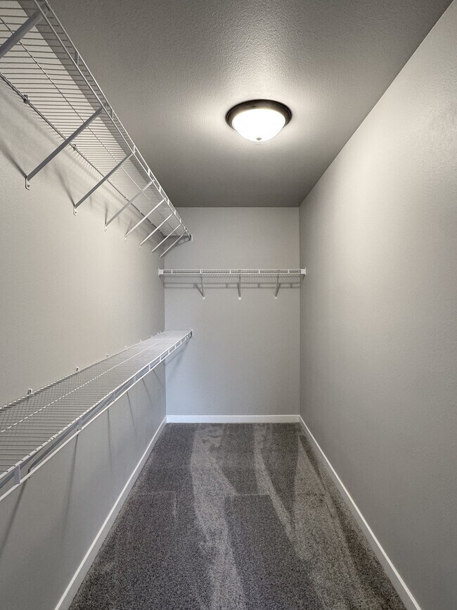 Building Photo - 1105 Jill Dr W