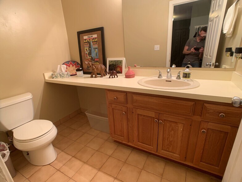 Building Photo - 147 Kelton St