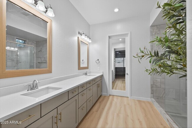 Building Photo - 20194 E Raven Dr