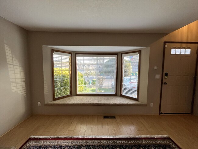 Building Photo - Light-Filled Three Bedroom Home with Private Bonus Space and Outdoor Living