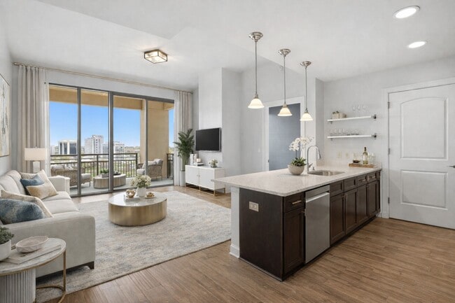 Building Photo - 701 Royal Ct