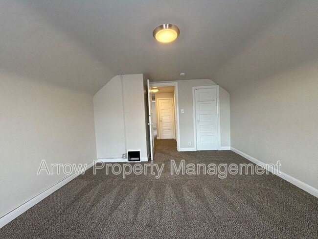 Building Photo - 2832 Dudley St