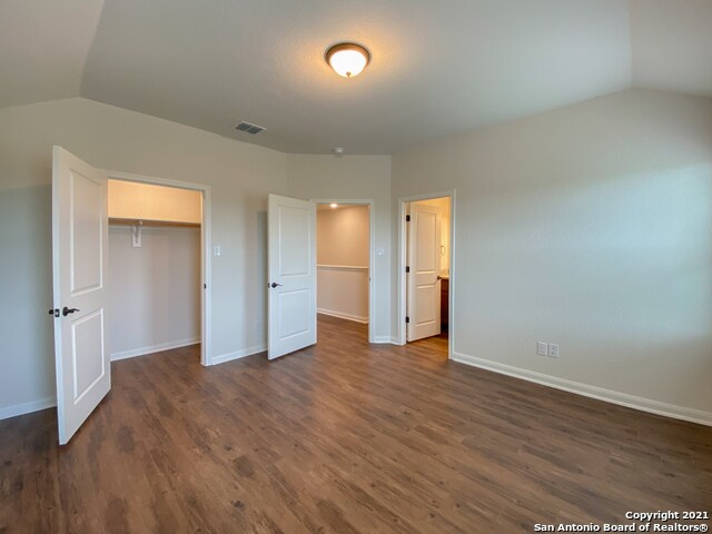 Building Photo - 10339 Lynwood Branch