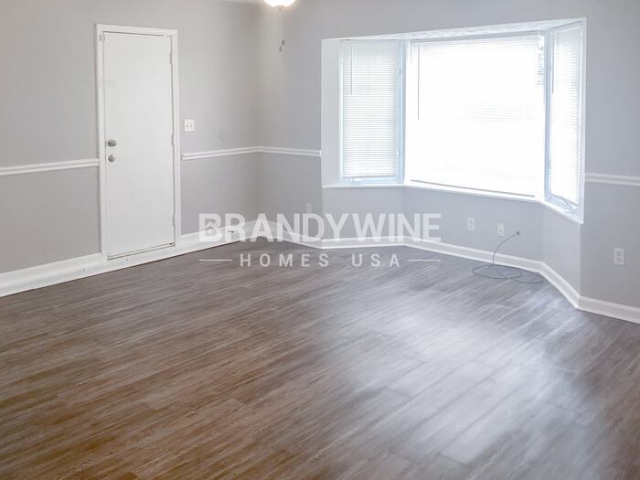 Building Photo - 702 Dunaire Way