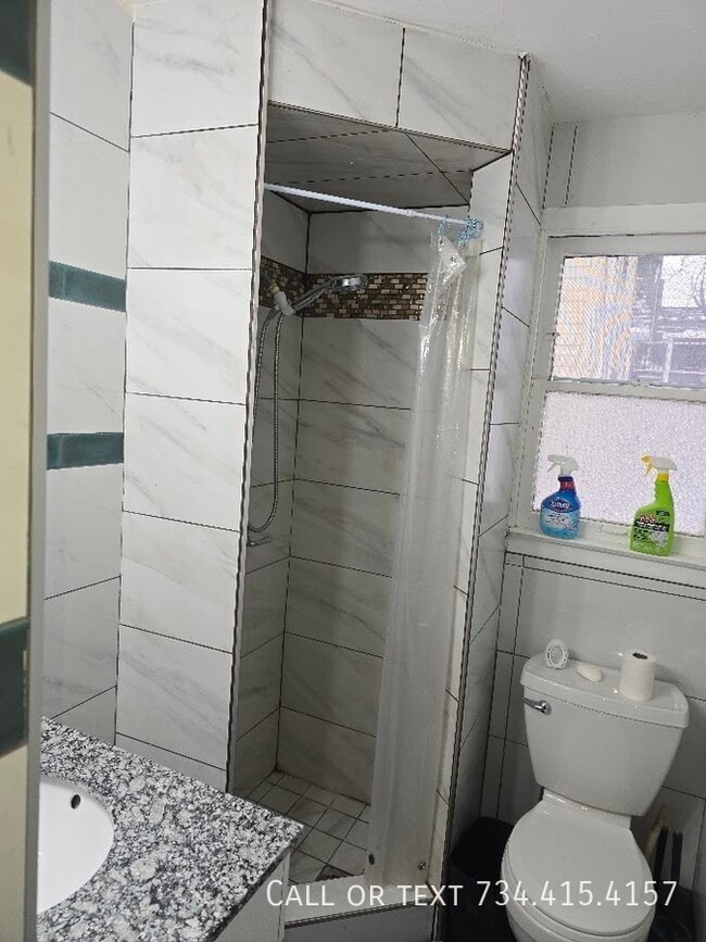 Building Photo - 502 Benjamin St