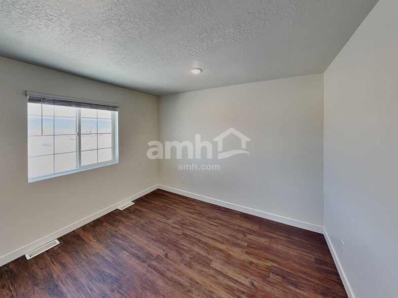 Building Photo - 7105 Woods Rose Dr
