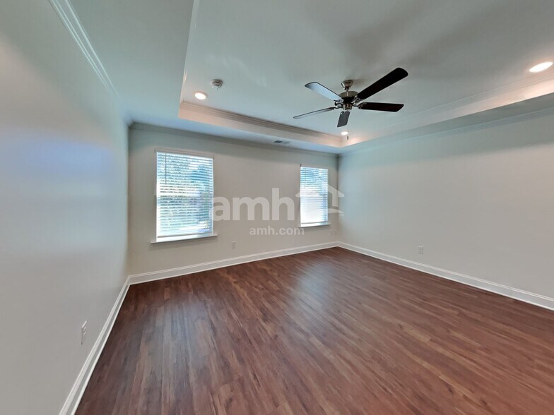 Building Photo - 564 Rivermist Dr