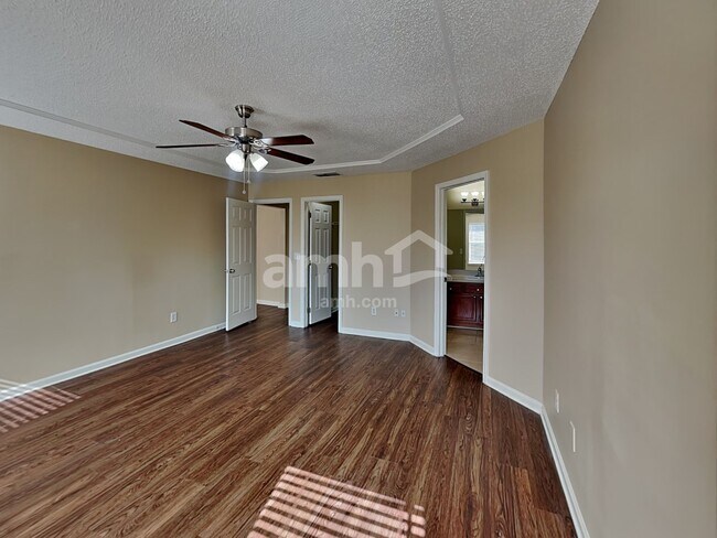 Building Photo - 3389 Westfield Dr