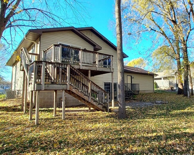 Building Photo - Nice 4 Bedroom 2 Bathroom house in Hudson