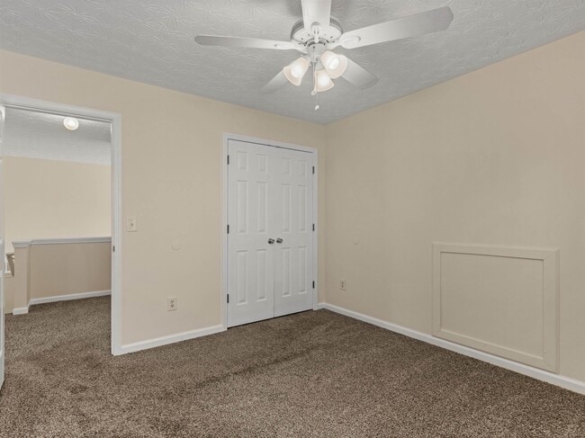 Building Photo - 310 Sarasota Ln