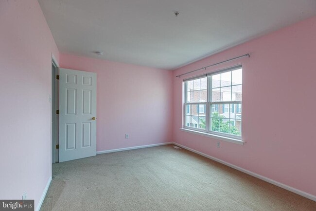 Building Photo - 837 Purple Martin Ct