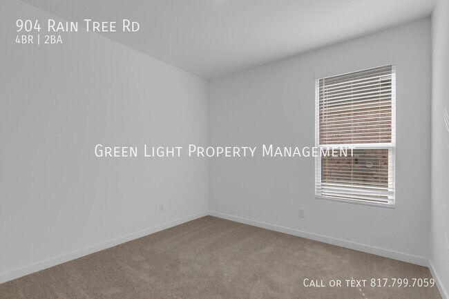 Building Photo - 904 Raintree Rd