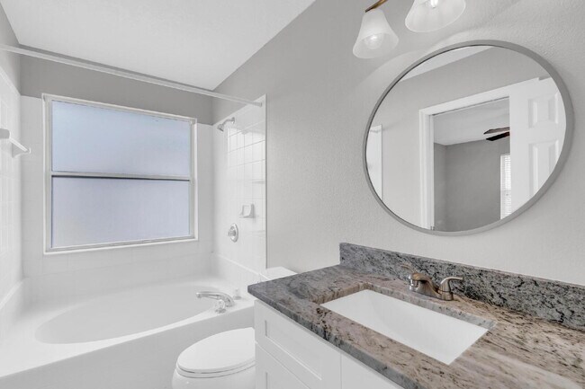 Building Photo - "Spacious 3-Bedroom Home with 2 Full Baths in the Heart of Palm Coast!"