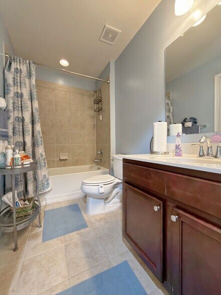 Building Photo - 2711 Coppersmith Pl