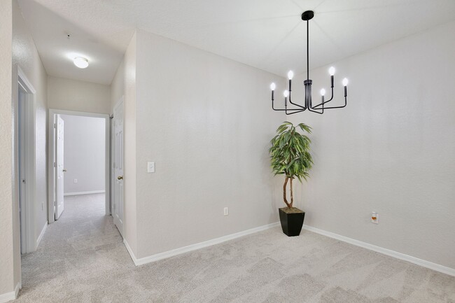 Building Photo - Crescent Place 26-100