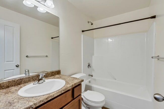 Building Photo - 93 River View Dr
