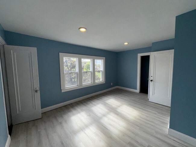 Building Photo - 14289 Linnhurst St