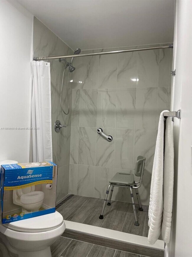 Building Photo - 2111 Adams St