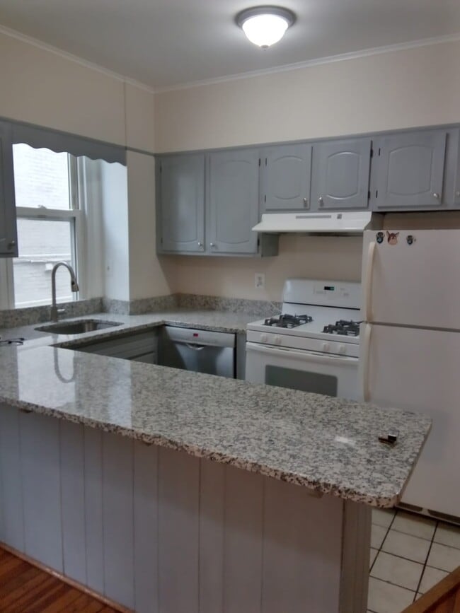 Building Photo - 2121 N St NW