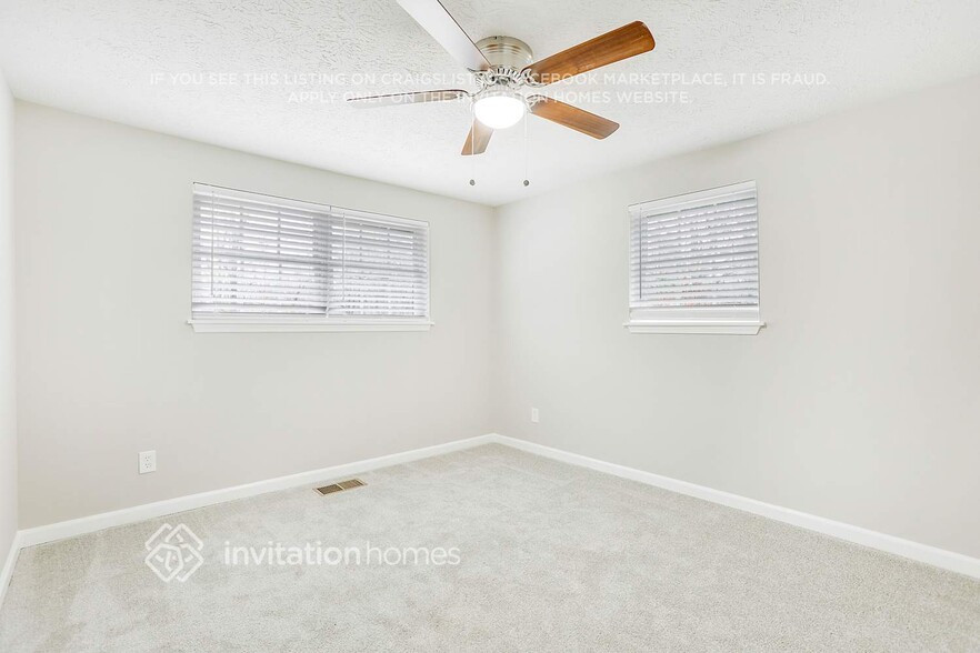 Building Photo - 4930 Springbrook Dr