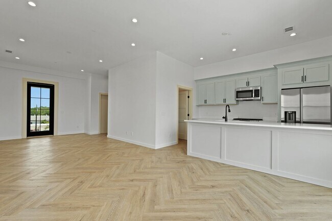 Building Photo - The 912 Building C