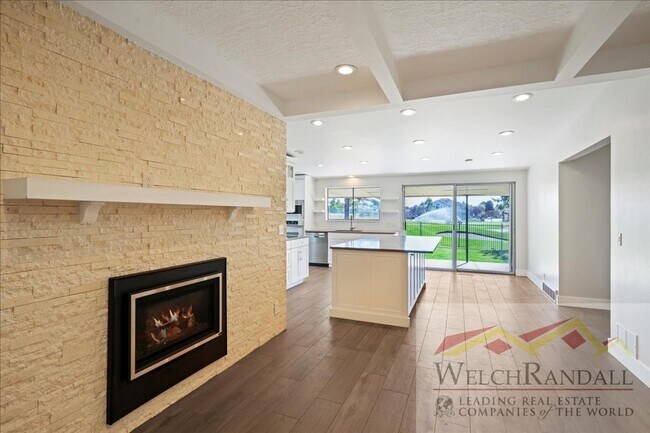Building Photo - Beautifully Updated Single Family Home in ...