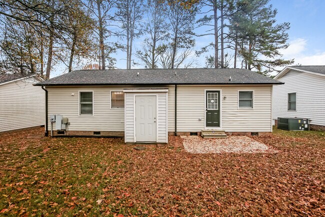 Building Photo - Embrace Convenience on Easy Street