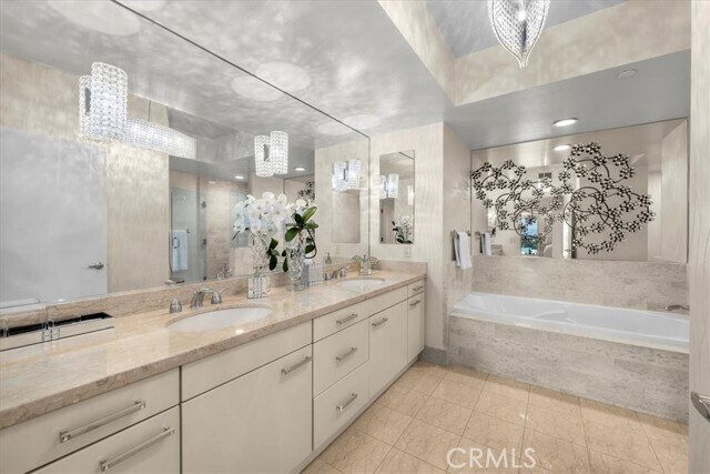 Building Photo - 13600 Marina Pointe Dr