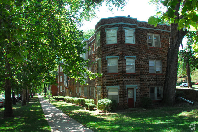 Building Photo - Roanoke Heights